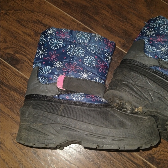 Girl snow boots size 12 - Picture 2 of 2
